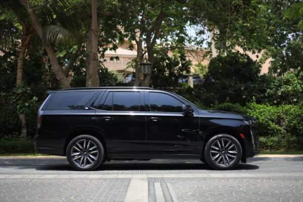 Cadillac Escalade - Image 4