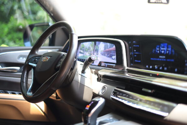 Cadillac Escalade - Image 5