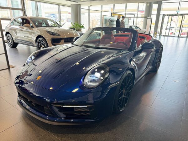 Porsche 911 Carrera  GTS - Image 2