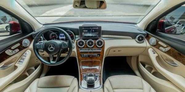 Mercedes GLC 300 - Image 2