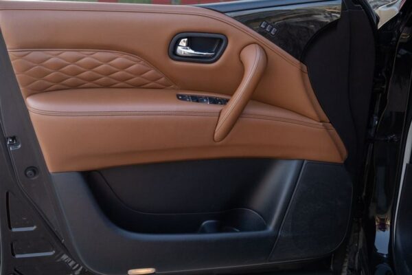 Infiniti QX80 - Image 2