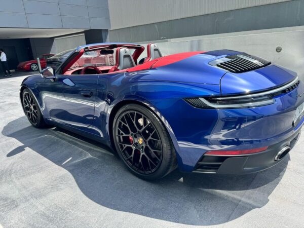Porsche 911 Carrera  GTS - Image 8