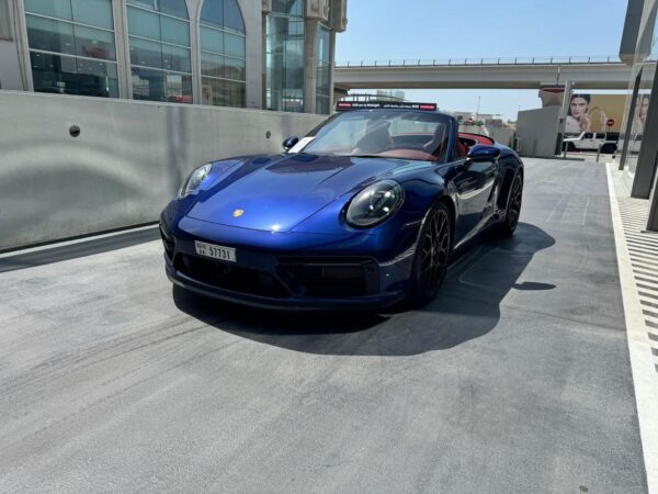 Porsche 911 Carrera  GTS - Image 3