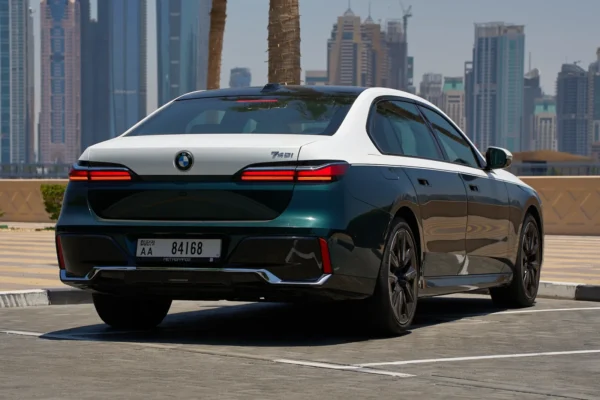 BMW 7 Series - Image 7