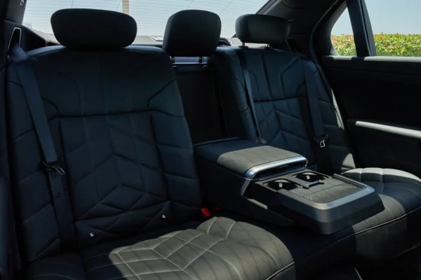 BMW 7 Series - Image 4