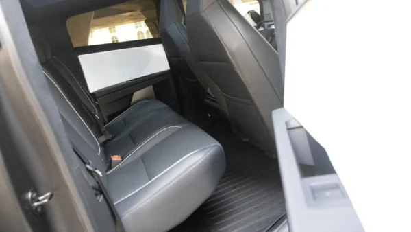 Tesla Cybertruck - Image 3
