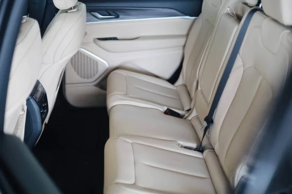Jeep Grand Cherokee - Image 2