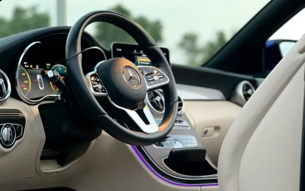 Mercedes C 300 Convertible - Image 4