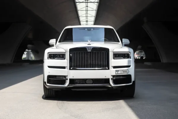 Rolls Royce Cullinan - Image 2