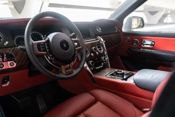 Rolls Royce Cullinan - Image 4