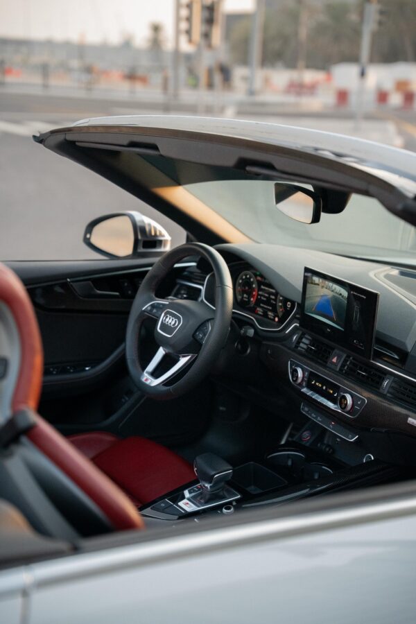 Audi S5 White Convertible 2024 - Image 9
