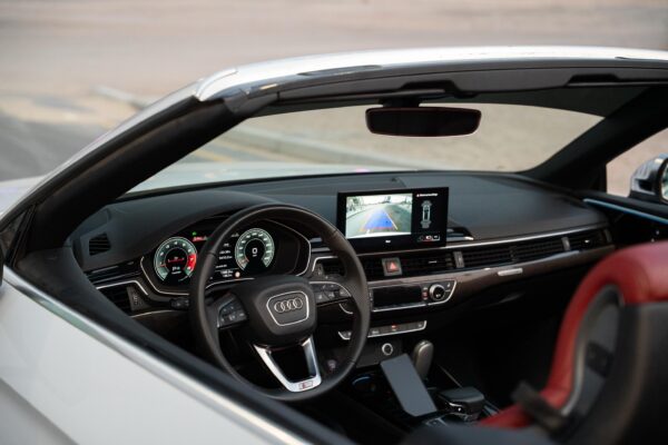 Audi S5 White Convertible 2024 - Image 12