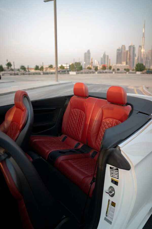 Audi S5 White Convertible 2024 - Image 18