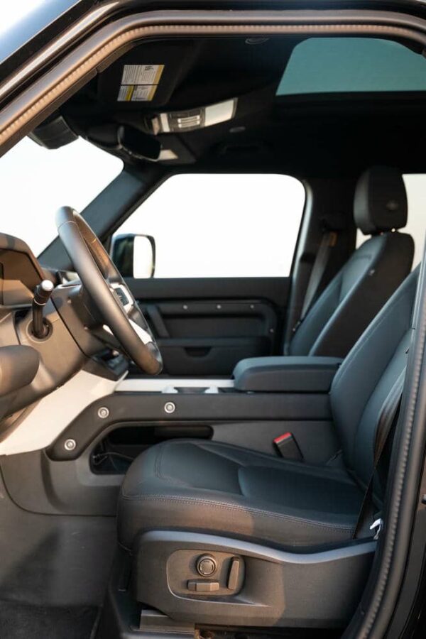 Land Rover Defender - Image 15