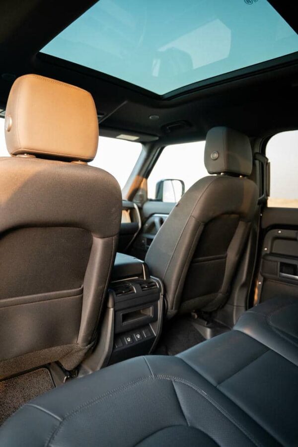 Land Rover Defender - Image 24