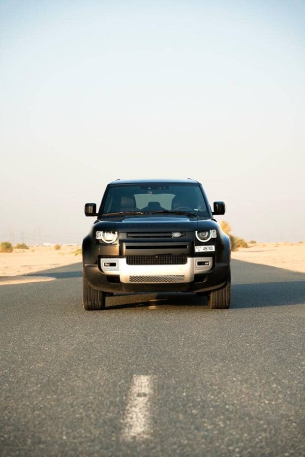 Land Rover Defender - Image 7