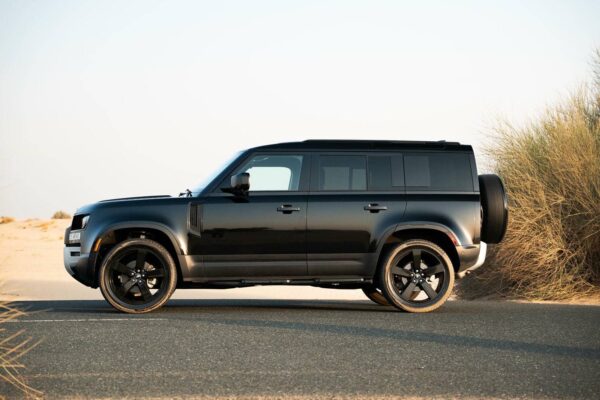 Land Rover Defender - Image 12