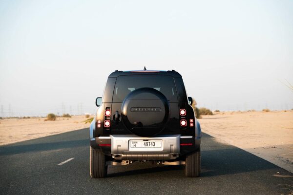 Land Rover Defender - Image 13