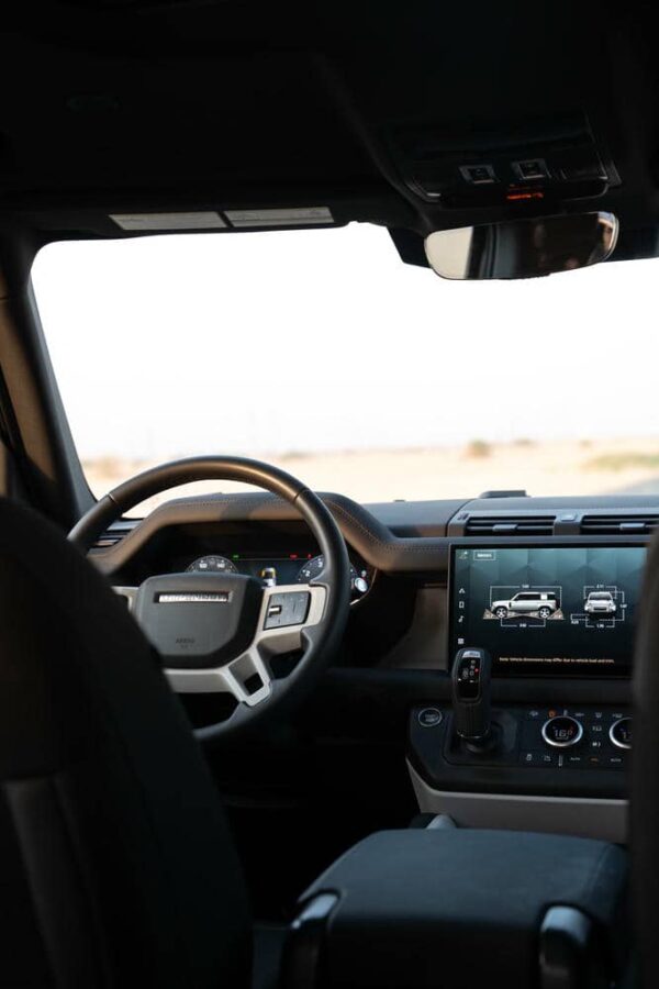 Land Rover Defender - Image 22