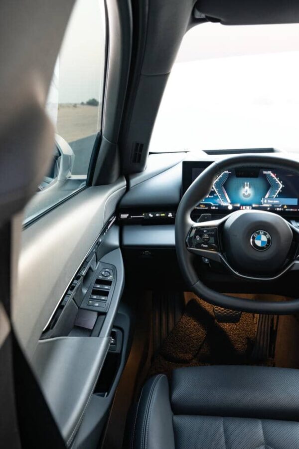 BMW M520i 2025 - Image 15