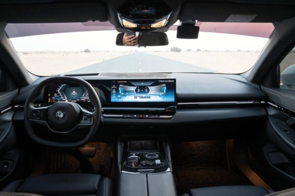 BMW M520i 2025 - Image 18