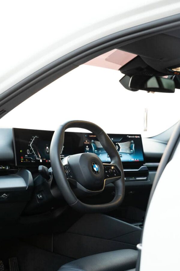 BMW M520i 2025 - Image 19