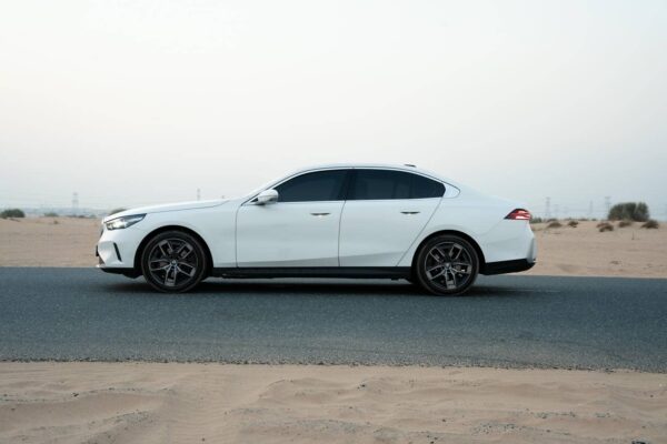 BMW M520i 2025 - Image 5