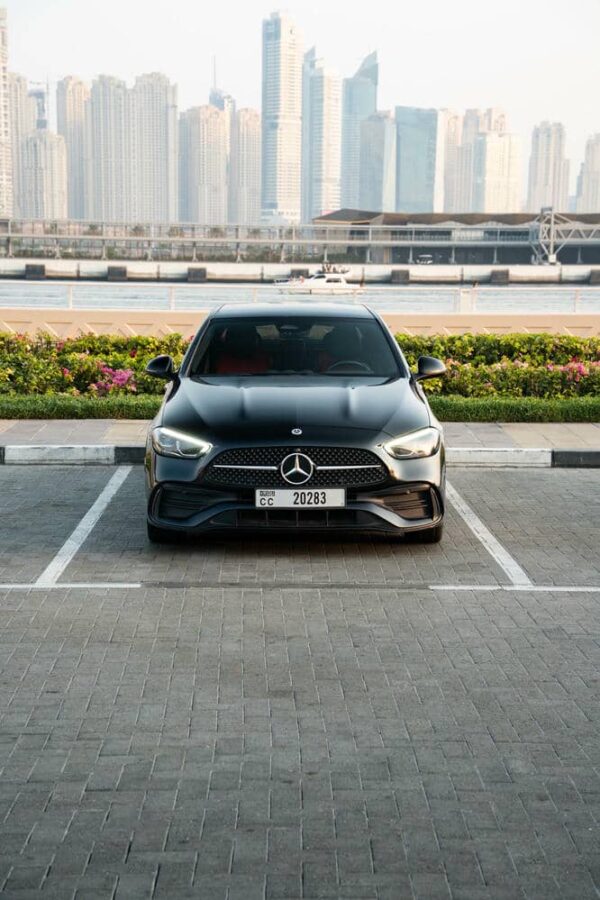 Mercedes C300 Sedan - Image 2