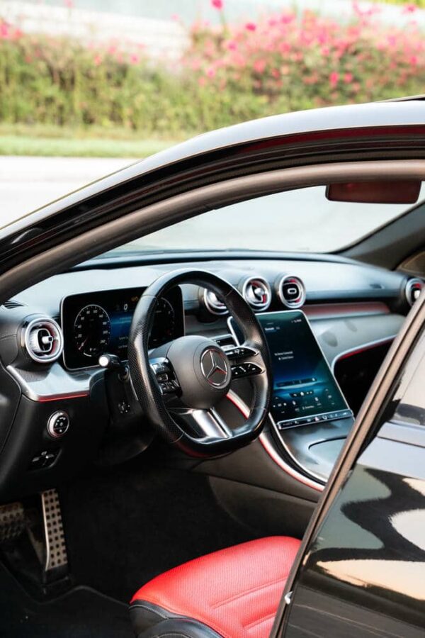 Mercedes C300 Sedan - Image 3