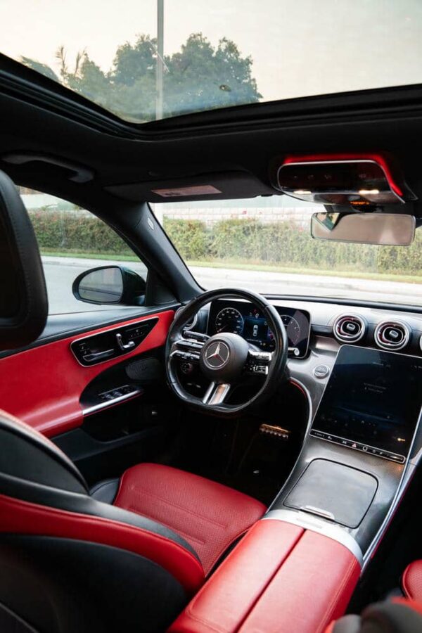 Mercedes C300 Sedan - Image 11