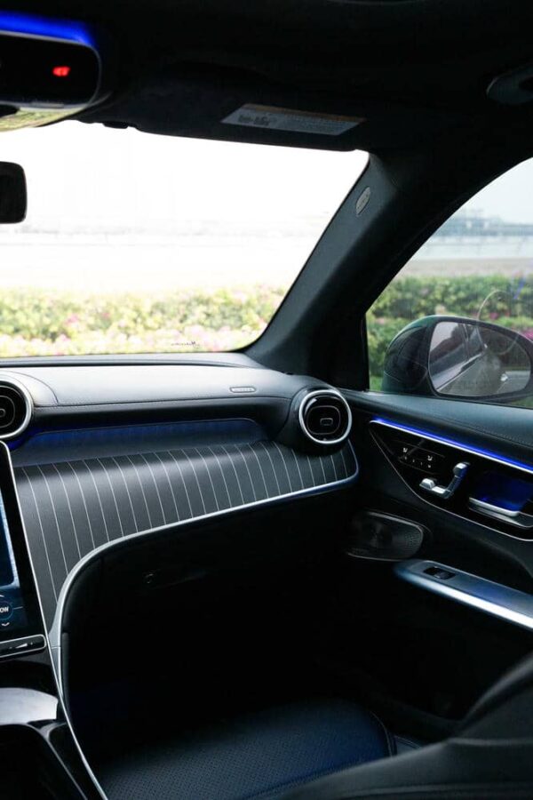 Mercedes GLC 300 - Image 2