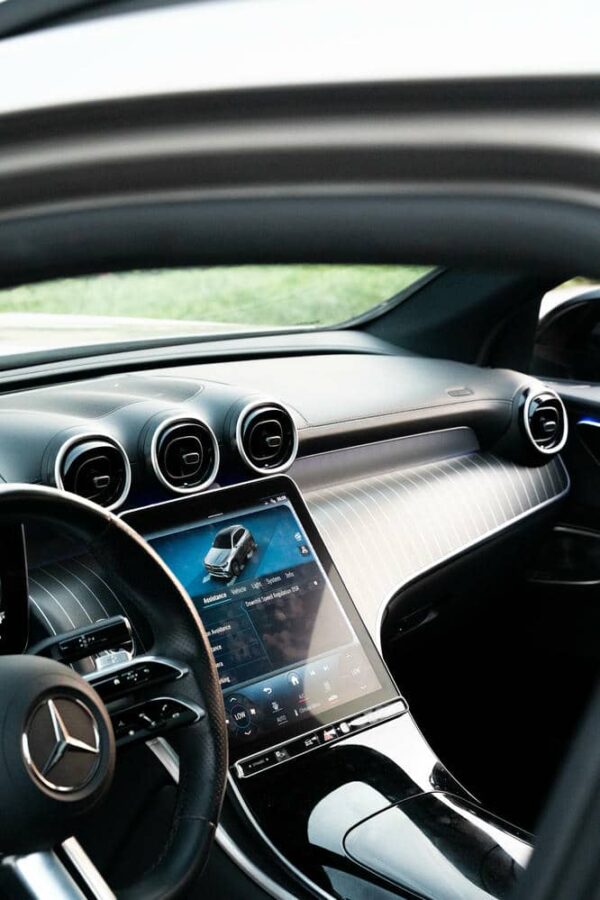 Mercedes GLC 300 - Image 17