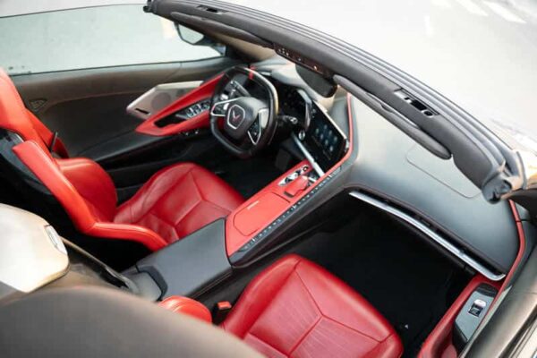 Corvette C8 Blue Convertible 2024 - Image 2