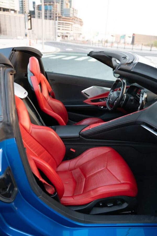 Corvette C8 Blue Convertible 2024 - Image 3