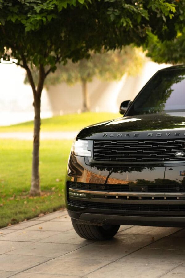 Range Rover Vogue Black 2024 - Image 2