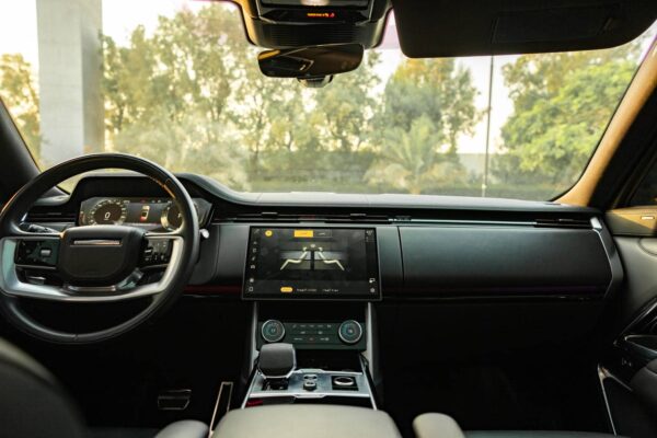 Range Rover Vogue Black 2024 - Image 3